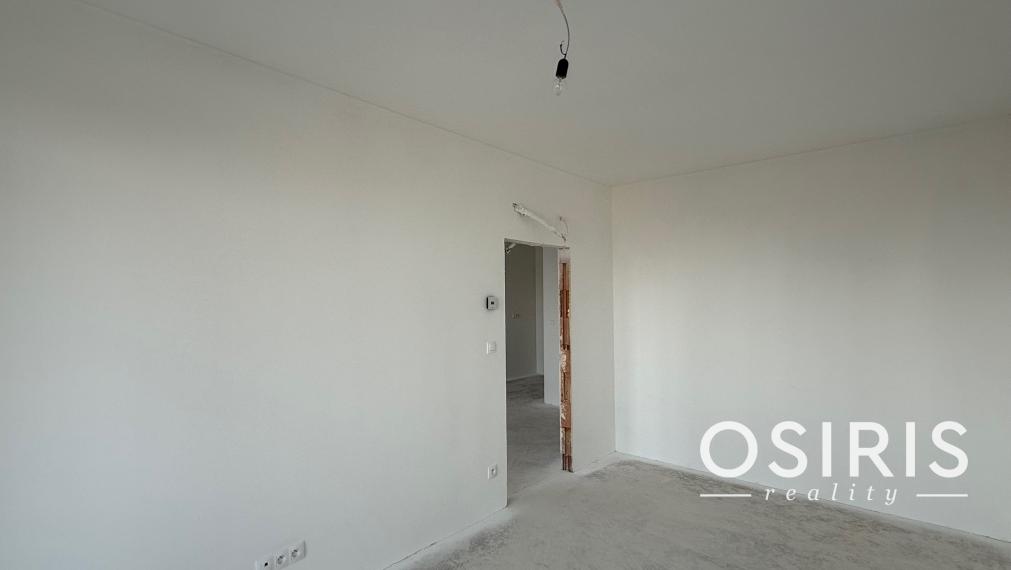 Skolaudované - 2 izb.byt s veľkým balkónom a krásnym výhľadom na Bratislavu