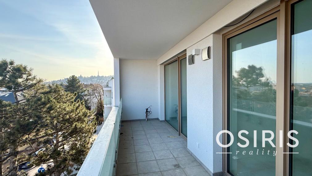 Skolaudované - 2 izb.byt s veľkým balkónom a krásnym výhľadom na Bratislavu