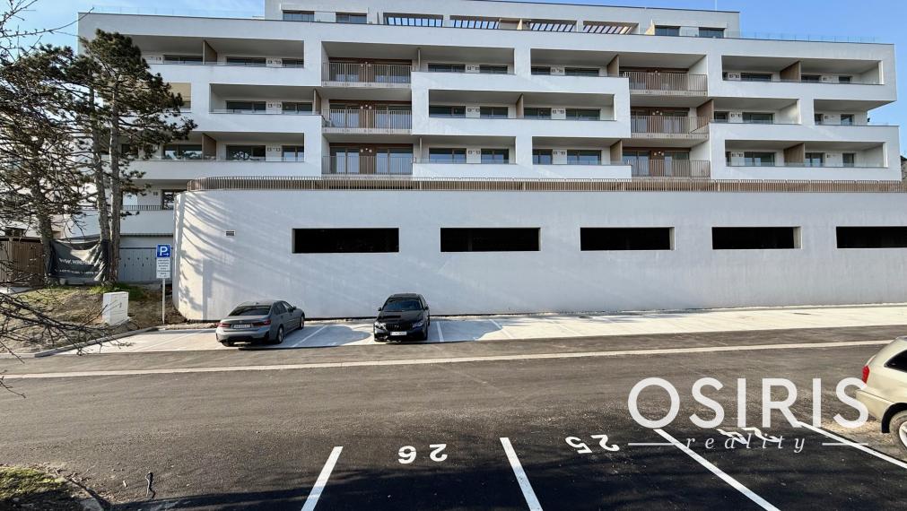 Skolaudované - 2 izb.byt s veľkým balkónom a krásnym výhľadom na Bratislavu