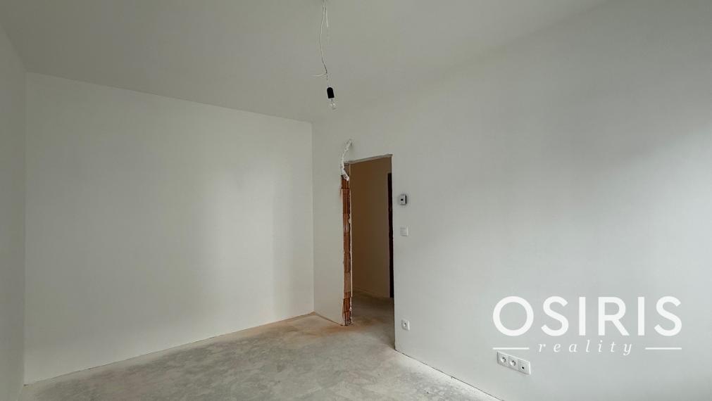 Skolaudované - krásny 3 izb. byt s veľkým balkónom v lukratívnej lokalite