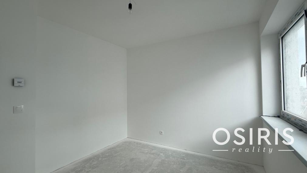 Skolaudované - krásny 3 izb. byt s veľkým balkónom v lukratívnej lokalite