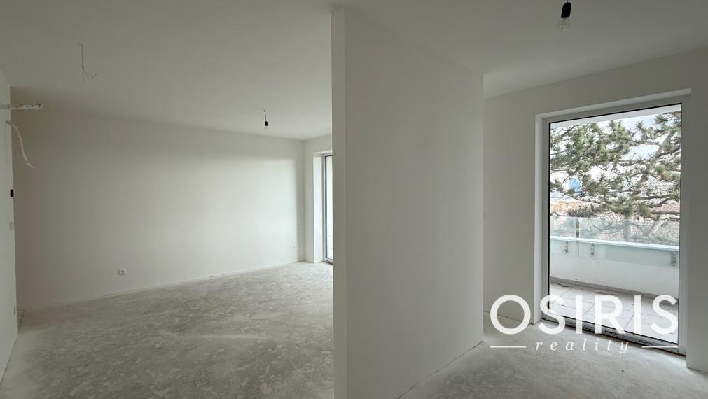 Skolaudované - krásny 3 izb. byt s veľkým balkónom v lukratívnej lokalite