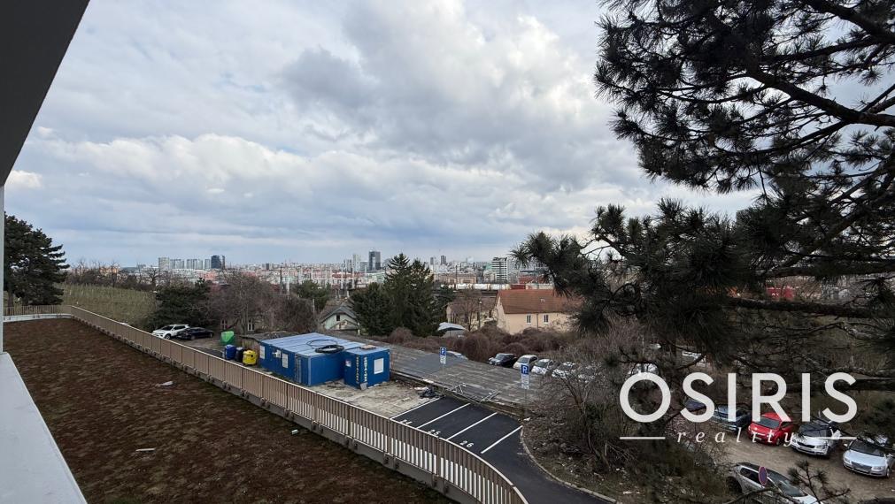 Skolaudované - krásny 3 izb. byt s veľkým balkónom v lukratívnej lokalite