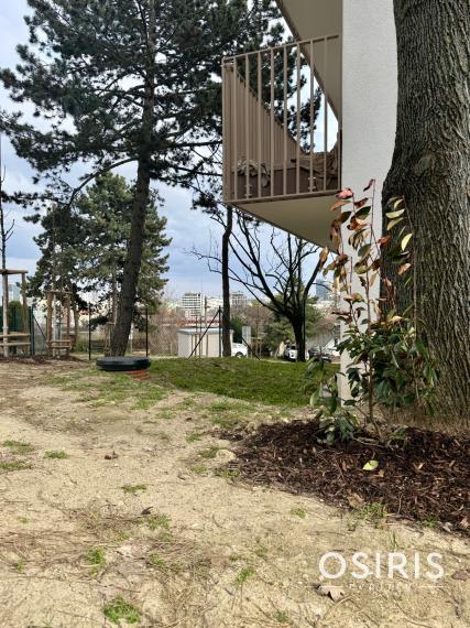 Skolaudované - 4 izb. byt s veľkou predzáhradkou - Winehills