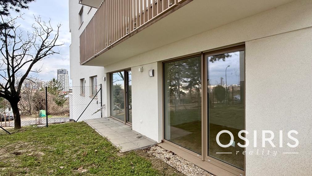 Skolaudované - 4 izb. byt s veľkou predzáhradkou - Winehills