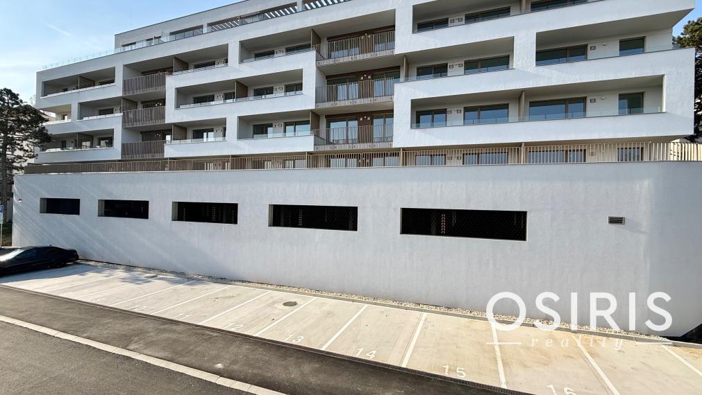 Skolaudované - 4 izb. byt s veľkou predzáhradkou - Winehills