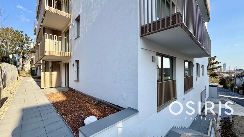 Skolaudované - 4 izb. byt s veľkou predzáhradkou - Winehills