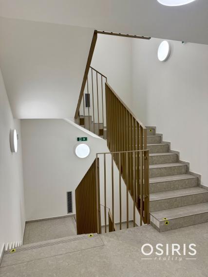 Skolaudované - 4 izb. byt s veľkou predzáhradkou - Winehills