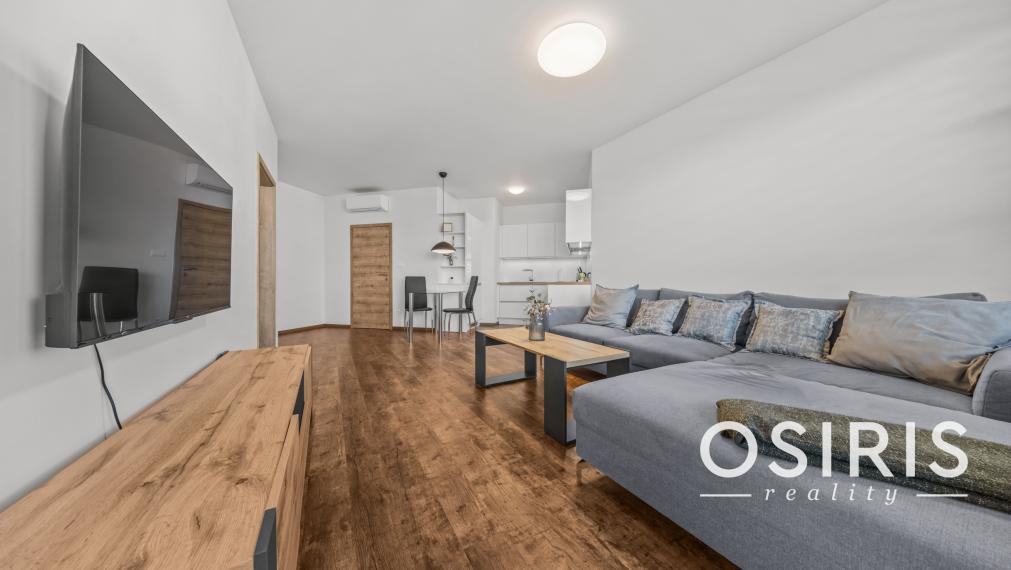 Klimatizovaný 2i byt s balkónom, novostavba 2019, parkovacie miesto