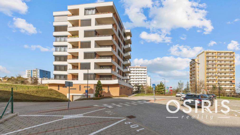 Klimatizovaný 2i byt s balkónom, novostavba 2019, parkovacie miesto