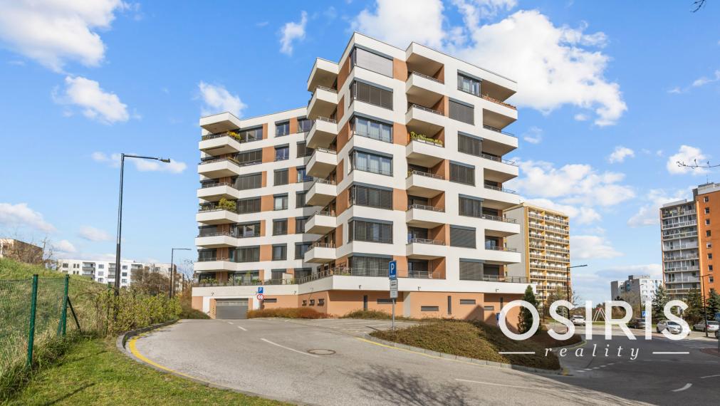 Klimatizovaný 2i byt s balkónom, novostavba 2019, parkovacie miesto