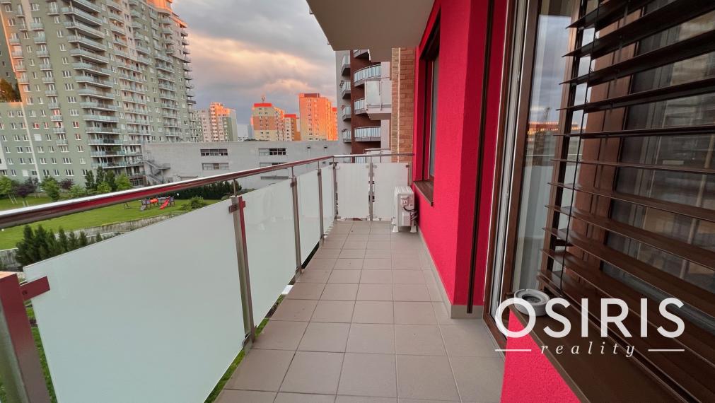 Na prenájom klimatizovaný 2i byt s balkónom, parkovanie