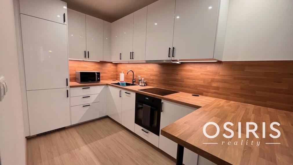 Na prenájom klimatizovaný 2i byt s balkónom, parkovanie