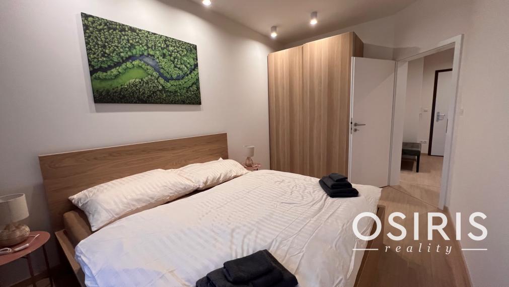 Na prenájom klimatizovaný 2i byt s balkónom, parkovanie