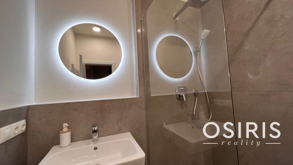 Na prenájom klimatizovaný 2i byt s balkónom, parkovanie