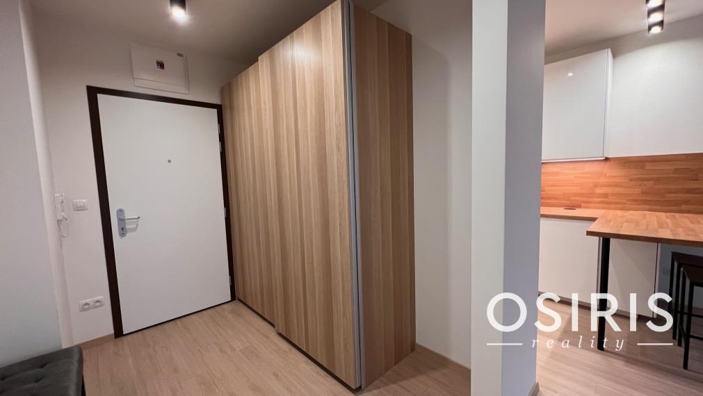 Na prenájom klimatizovaný 2i byt s balkónom, parkovanie