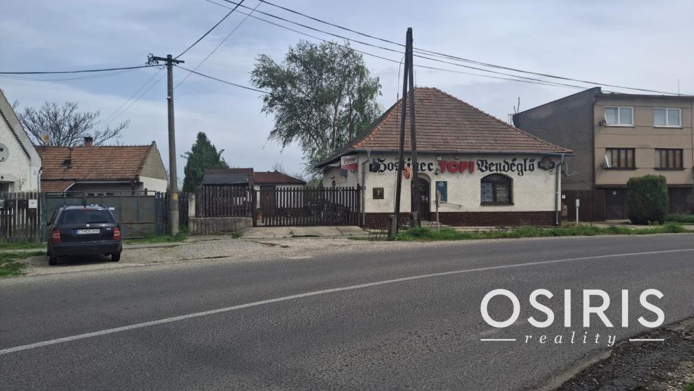 Rodinný dom na predaj v centre obce Košúty, vhodný na bývanie alebo podnikanie