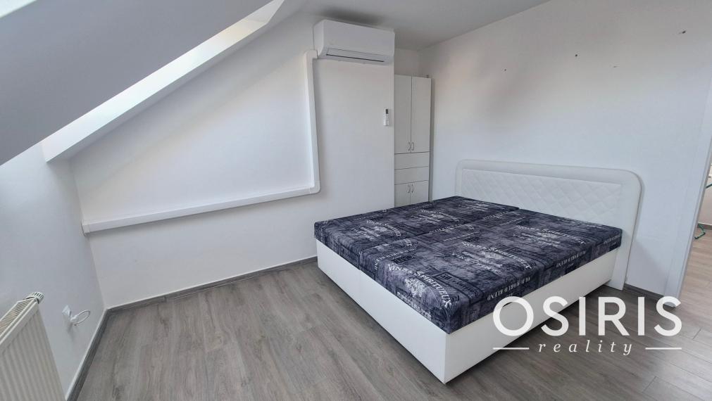 Na prenájom 4 izbový byt v rodinnom dome v Šamoríne