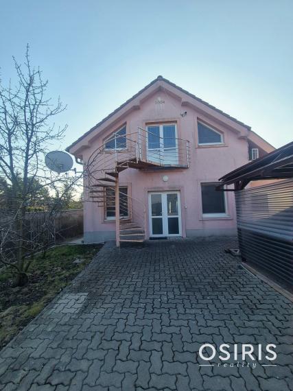 Na prenájom 4 izbový byt v rodinnom dome v Šamoríne