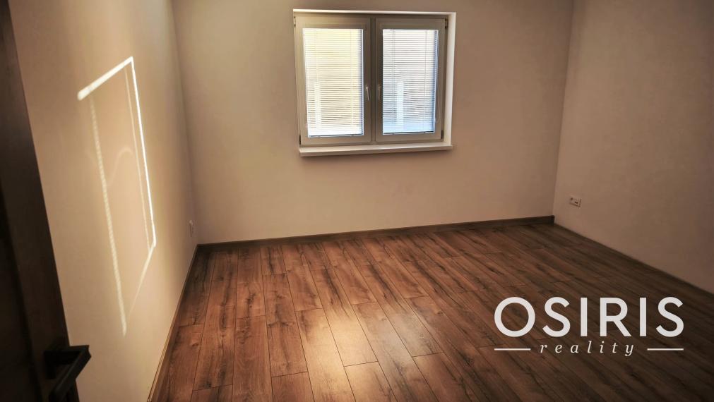 Moderný bungalov v pokojnej lokalite s veľkým pozemkom