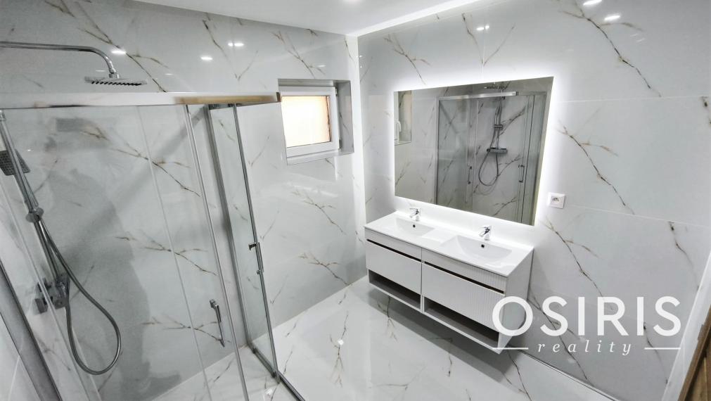 Moderný bungalov v pokojnej lokalite s veľkým pozemkom