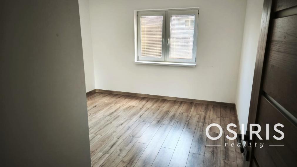 Moderný bungalov v pokojnej lokalite s veľkým pozemkom