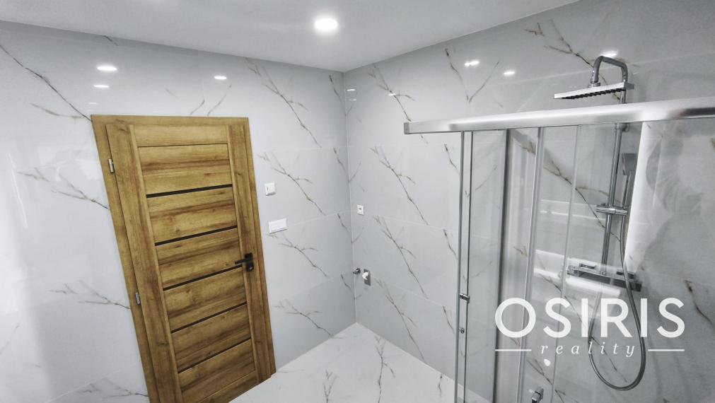 Moderný bungalov v pokojnej lokalite s veľkým pozemkom