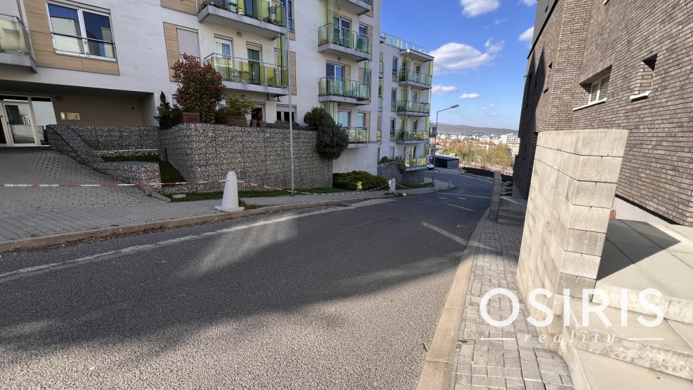 Na prenájom 2i byt s balkónom a parkovaním v novostavbe z r. 2015, Koliba