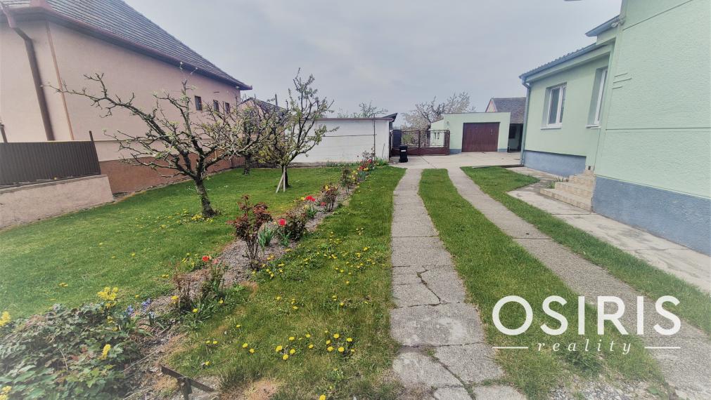 TOP PONUKA - Rodinný dom s veľkým pozemkom v obci Nekyje na Ostrove