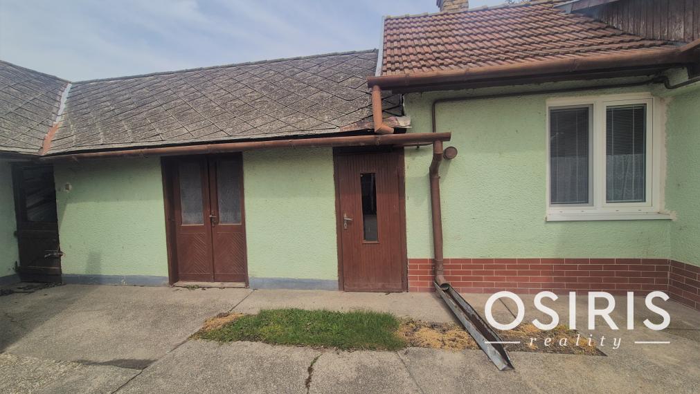 TOP PONUKA - Rodinný dom s veľkým pozemkom v obci Nekyje na Ostrove