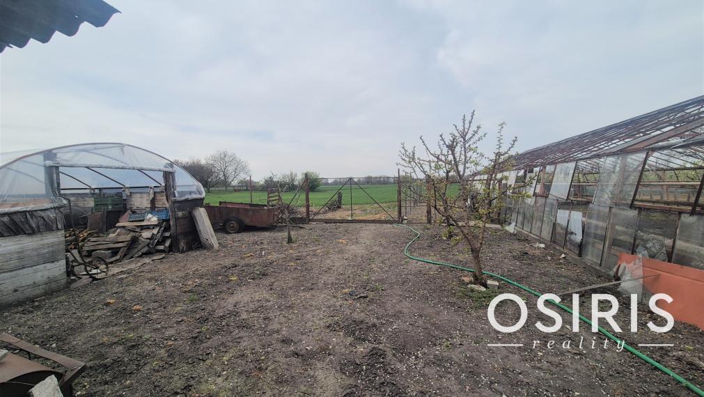 TOP PONUKA - Rodinný dom s veľkým pozemkom v obci Nekyje na Ostrove