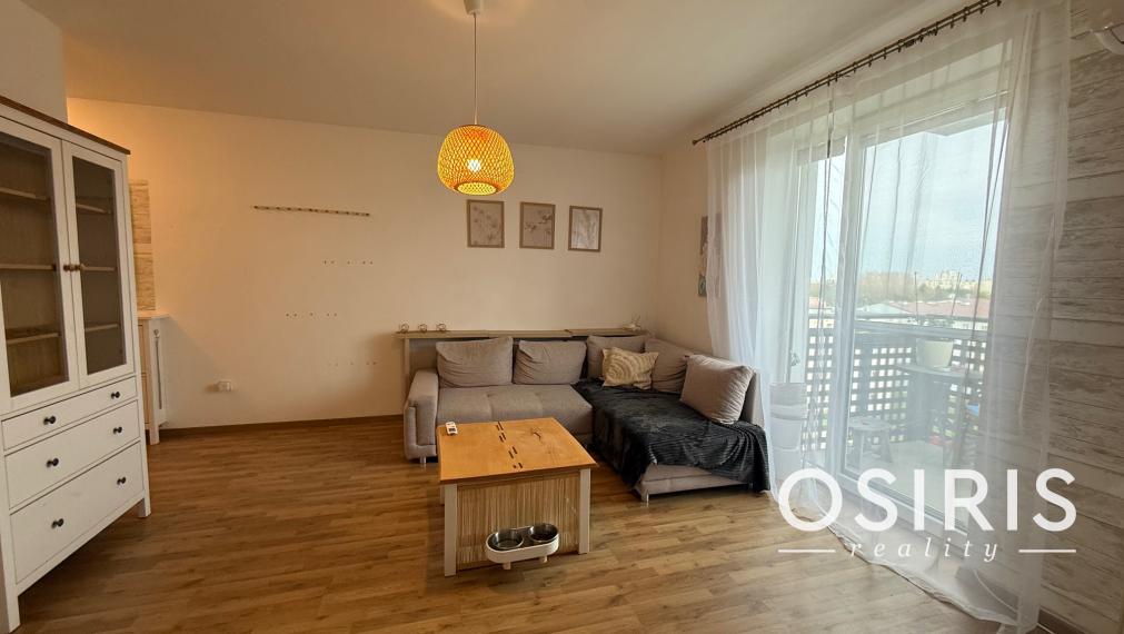 Klimatizovaný moderný 2-izbový byt s balkónom, parkovacie miesto, Galanta