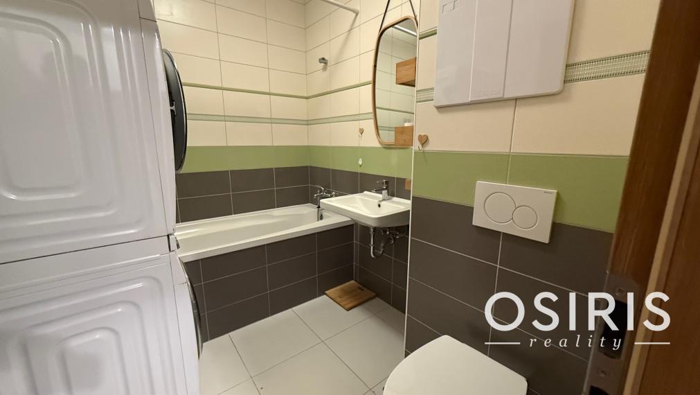 Klimatizovaný moderný 2-izbový byt s balkónom, parkovacie miesto, Galanta