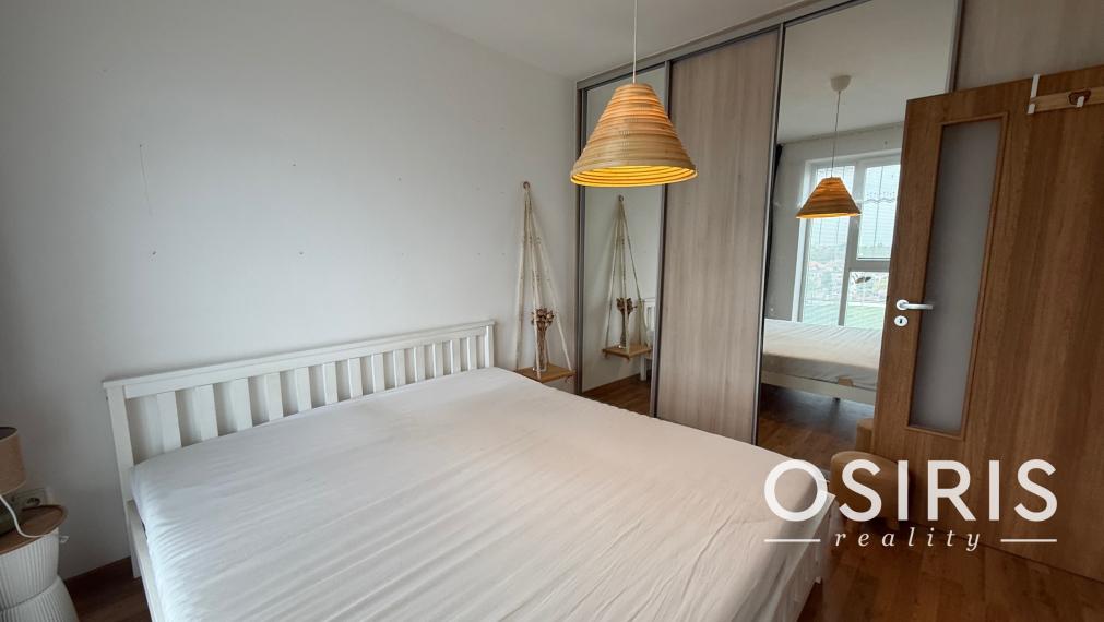 Klimatizovaný moderný 2-izbový byt s balkónom, parkovacie miesto, Galanta