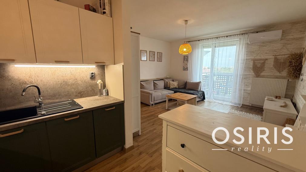 Klimatizovaný moderný 2-izbový byt s balkónom, parkovacie miesto, Galanta