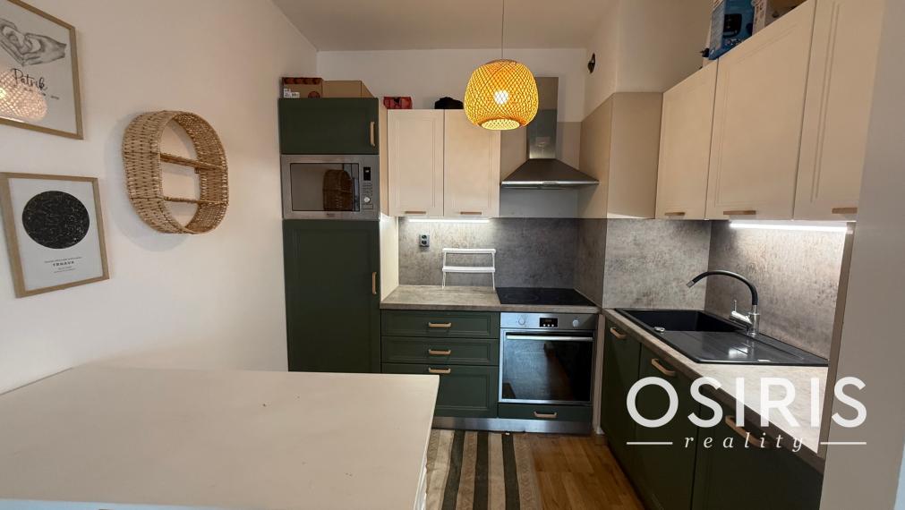 Klimatizovaný moderný 2-izbový byt s balkónom, parkovacie miesto, Galanta