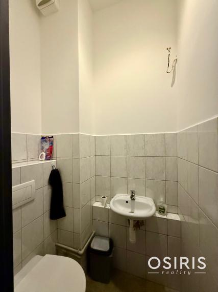 Obchodný priestor na lukratívnom mieste pri hlavnej ceste