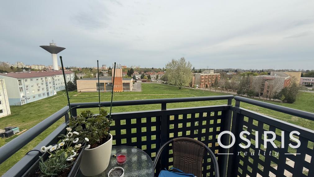 Moderný klimatizovaný 2-izbový byt s balkónom, novostavba 2019, parkovacie miesto