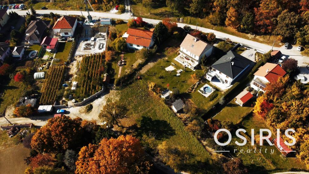 Exkluzívne bývanie pod Zoborom – moderný 4-izbový bungalov