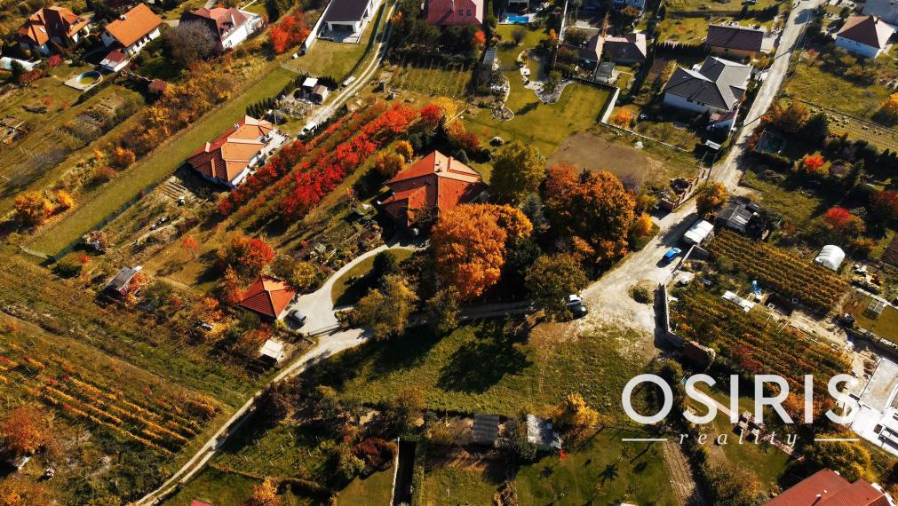 Exkluzívne bývanie pod Zoborom – moderný 4-izbový bungalov