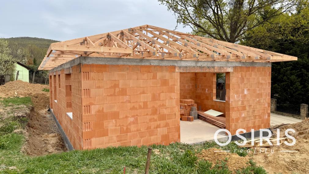 Exkluzívne bývanie pod Zoborom – moderný 4-izbový bungalov