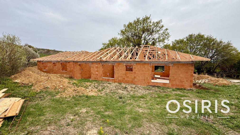 Exkluzívne bývanie pod Zoborom – moderný 4-izbový bungalov