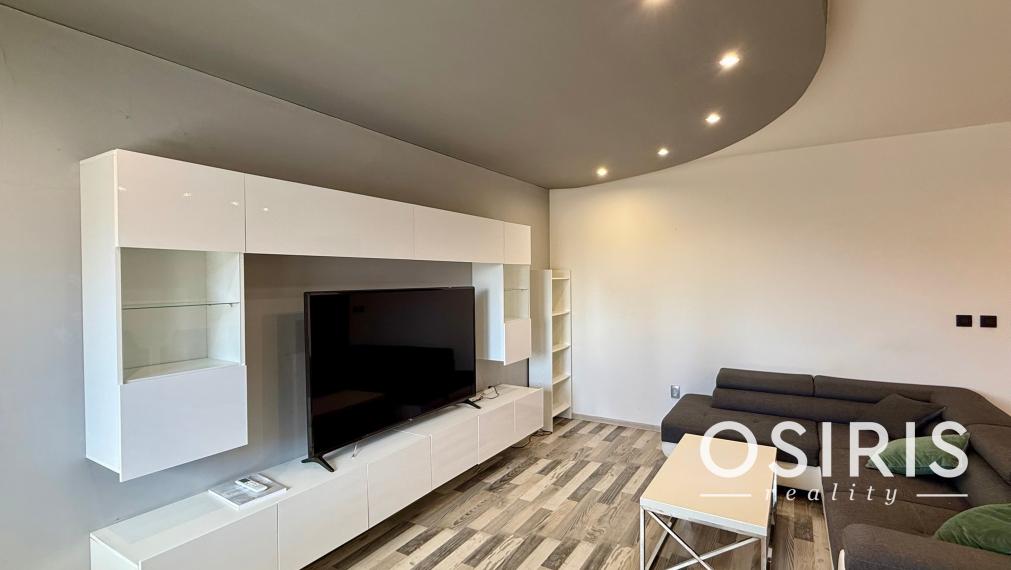 Veľký, kompletne zariadený 3 izbový byt s garážovým miestom