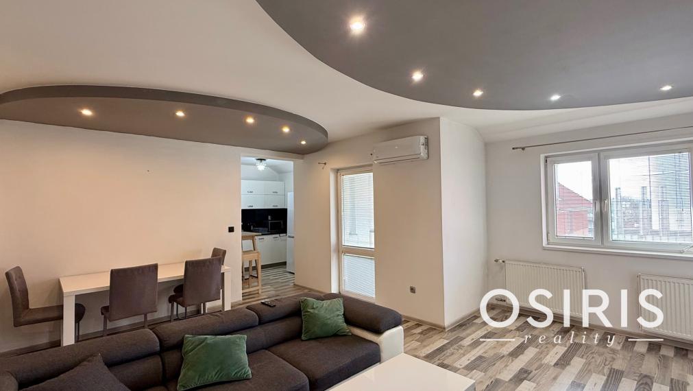 Veľký, kompletne zariadený 3 izbový byt s garážovým miestom