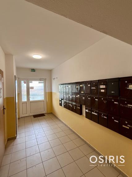 Veľký, kompletne zariadený 3 izbový byt s garážovým miestom