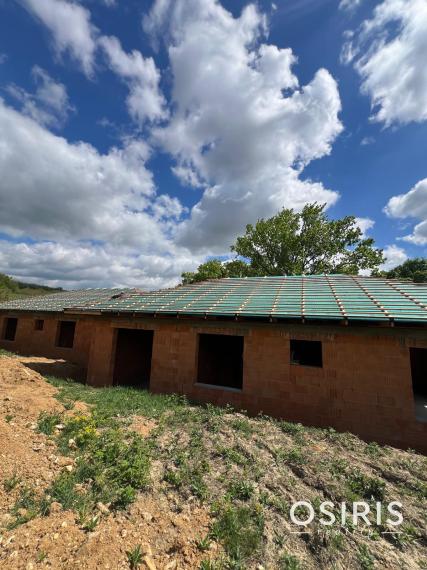 Exkluzívne bývanie pod Zoborom – moderný 4-izbový bungalov