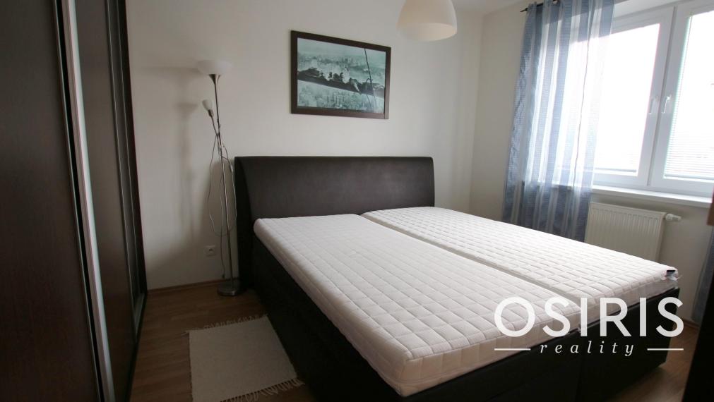 Klimatizovaný, 2i byt, šatník, garážový box v cene, Pezinok