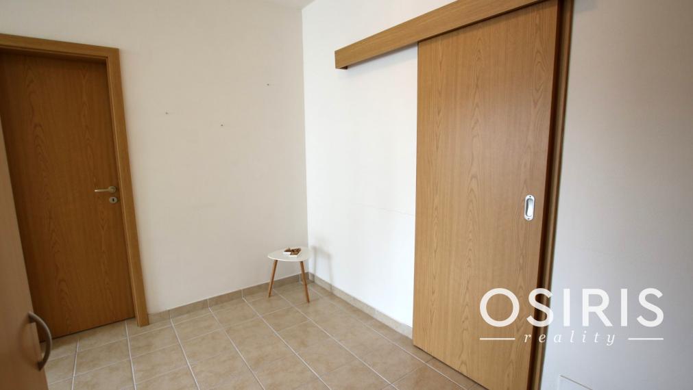 Klimatizovaný, 2i byt, šatník, garážový box v cene, Pezinok