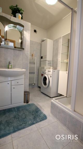 Klimatizovaný, 2i byt, šatník, garážový box v cene, Pezinok