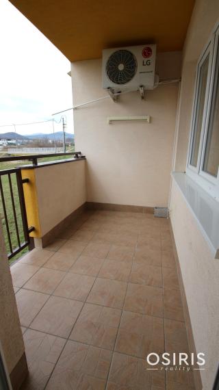 Klimatizovaný, 2i byt, šatník, garážový box v cene, Pezinok